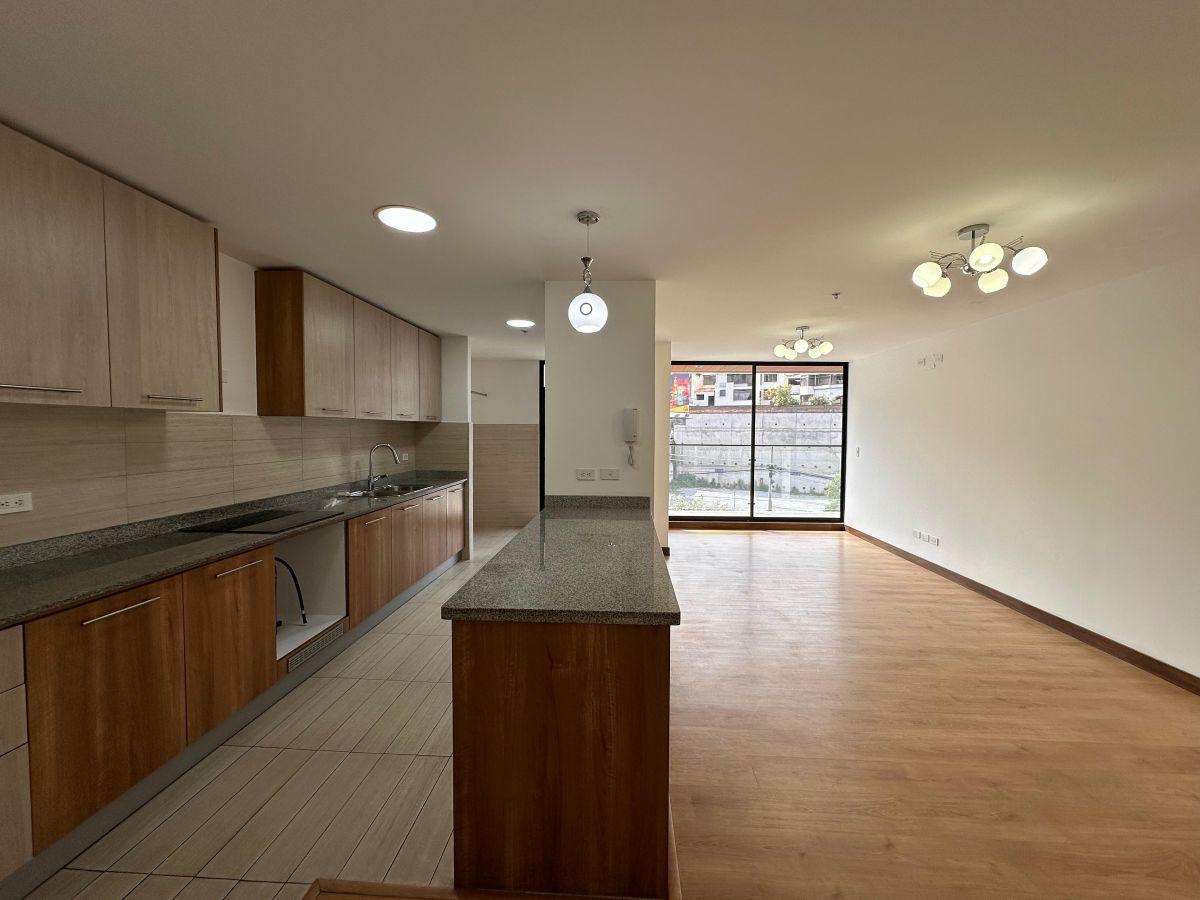 En Venta Amplio Departamento de Tres Dorm. con Balcones - La Carolina — imagen 9