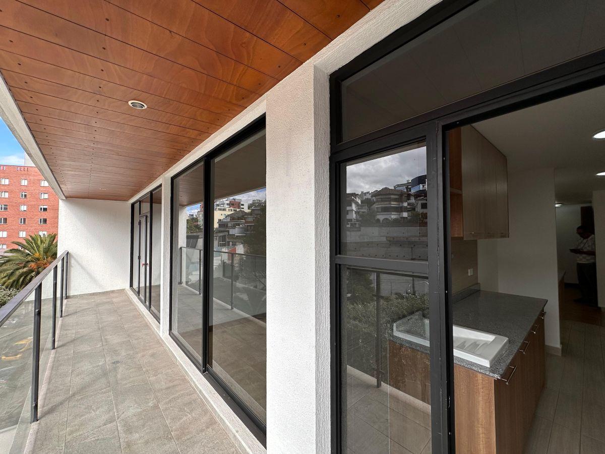 En Venta Amplio Departamento de Tres Dorm. con Balcones - La Carolina — imagen 6