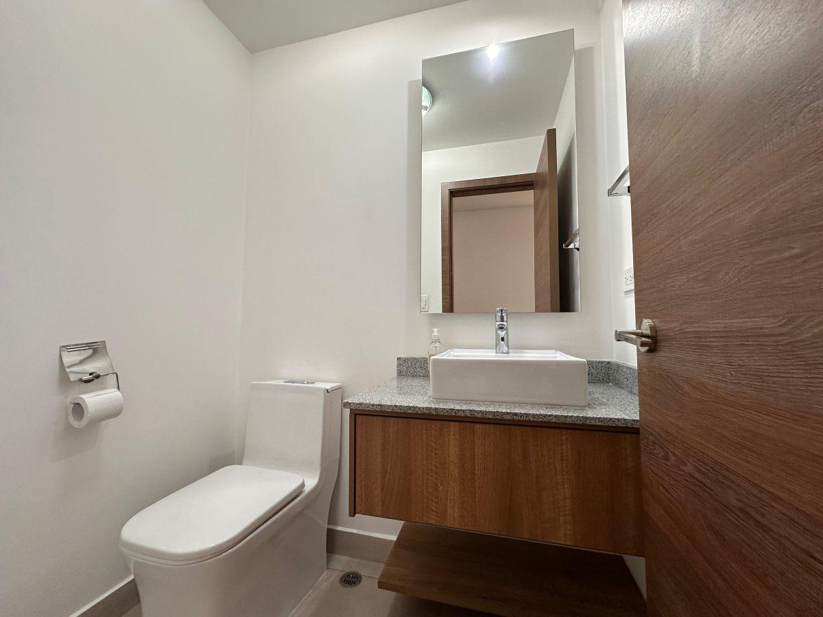 En Venta Amplio Departamento de Tres Dorm. con Balcones - La Carolina — imagen 4