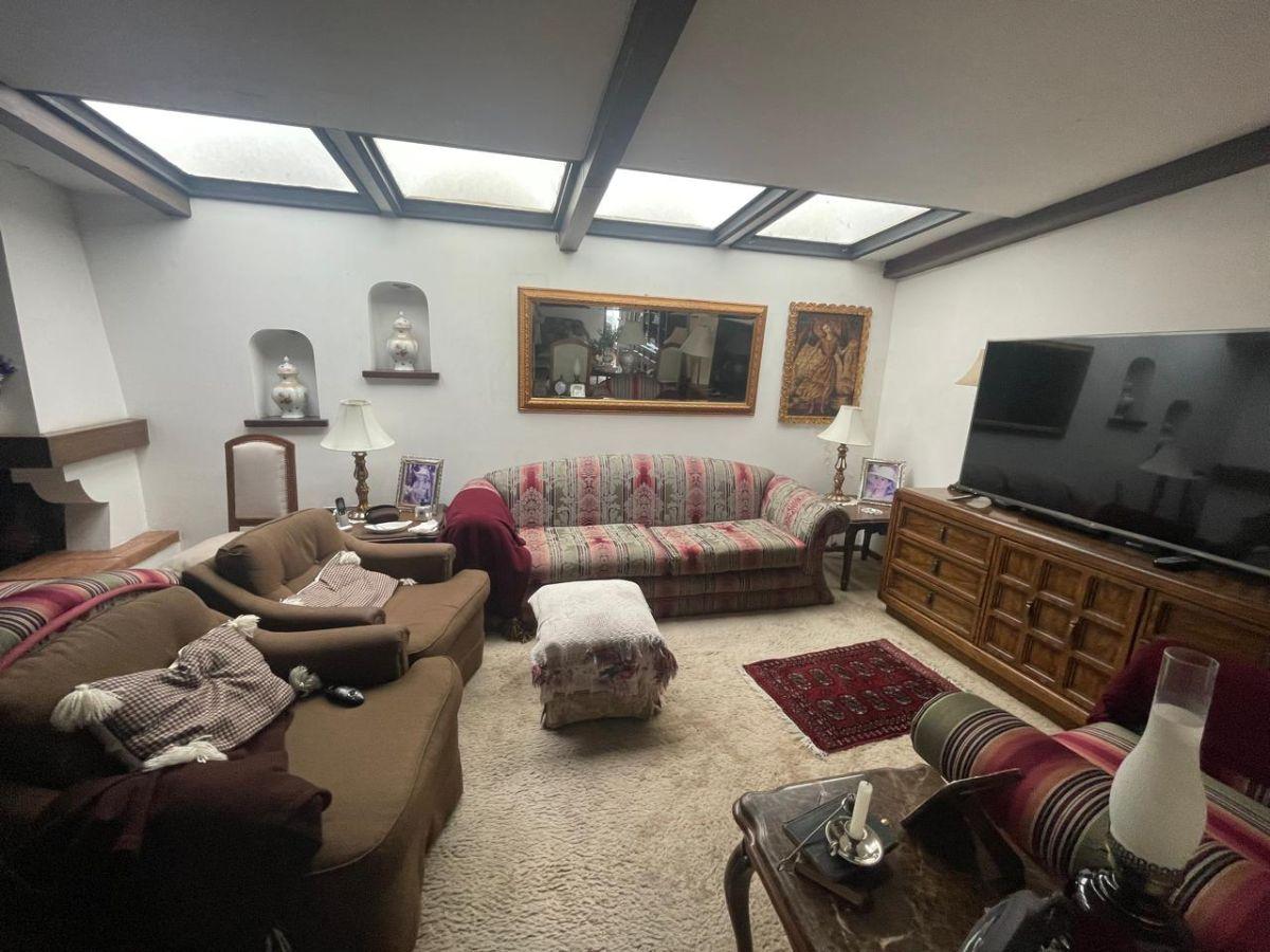 Casa de 4 Recámaras con 350 m² en Venta en González Suárez — imagen 10