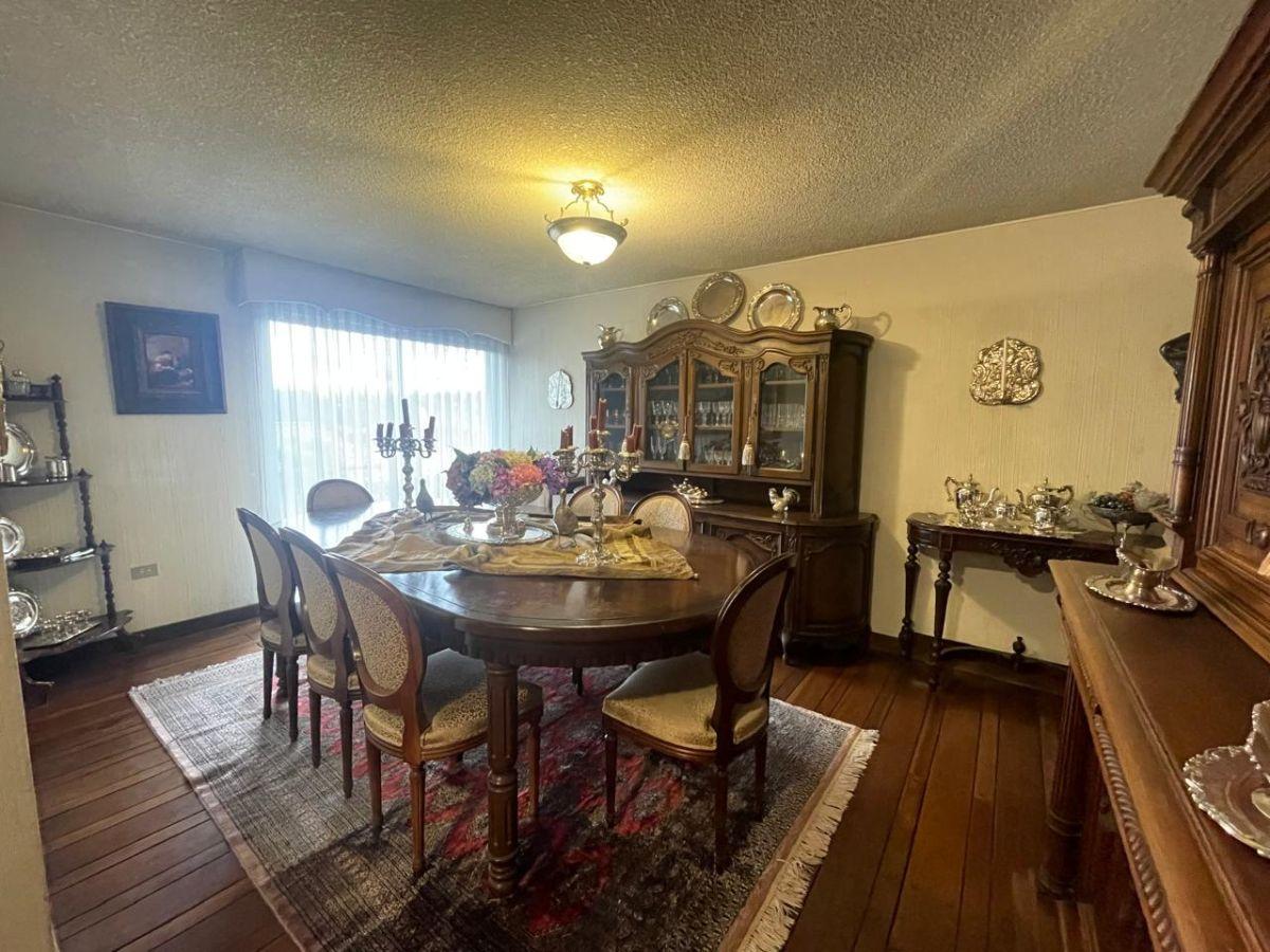 Casa de 4 Recámaras con 350 m² en Venta en González Suárez — imagen 4
