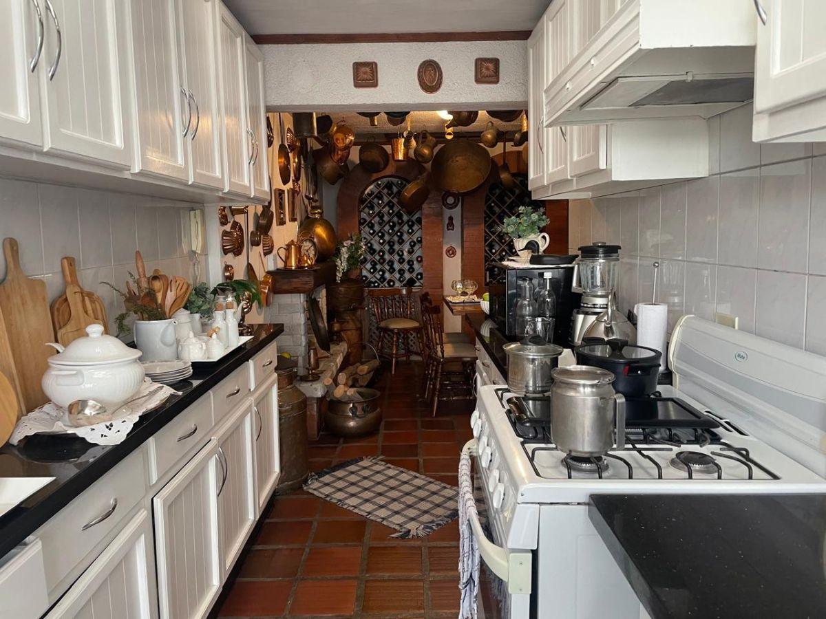 Casa de 4 Recámaras con 350 m² en Venta en González Suárez — imagen 3