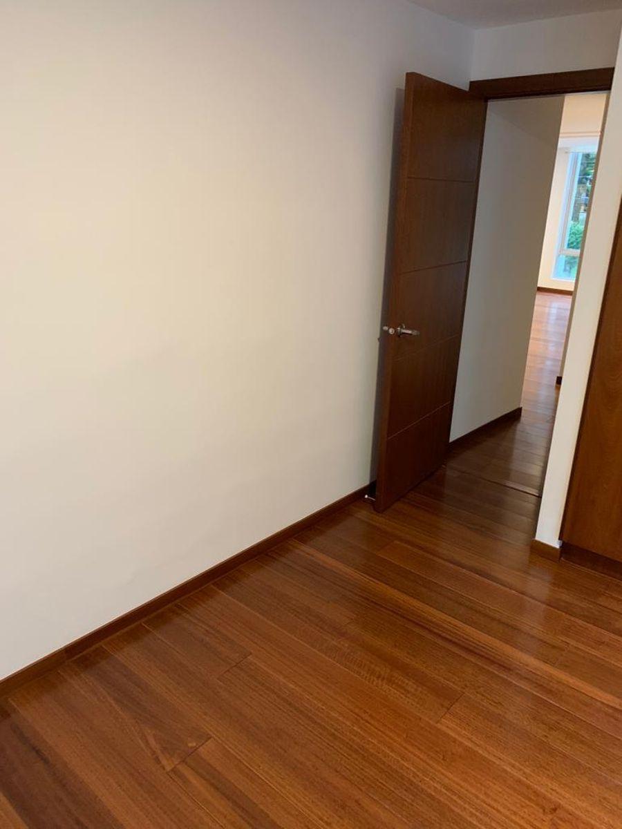 Vendo Hermoso Departamento Ubicado en El Quito Tenis, con Linda Vista, en Edificio Moderno — imagen 6