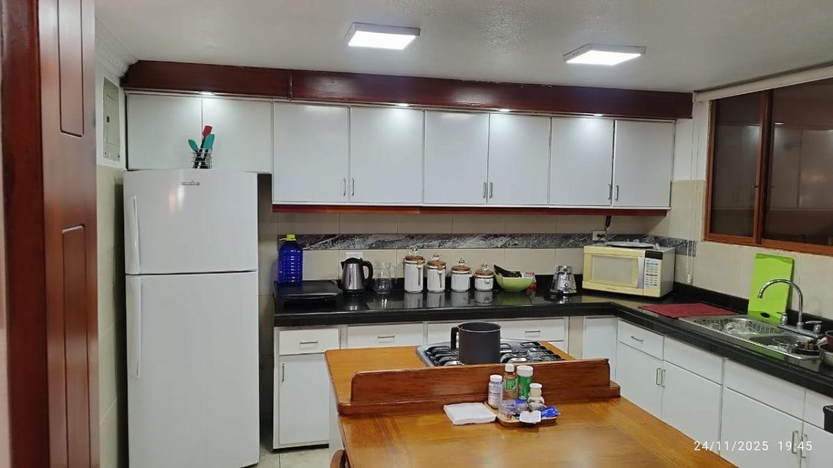 Casa con 3 Recámaras en Venta en Mitad del Mundo, 192 m² Terreno — imagen 8