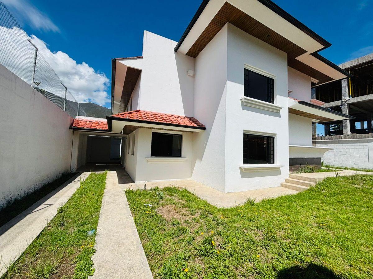 Casa en Venta en La Pampa - Pomasqui. casa en Venta – Jardines de La Pampa, Quito — imagen 9