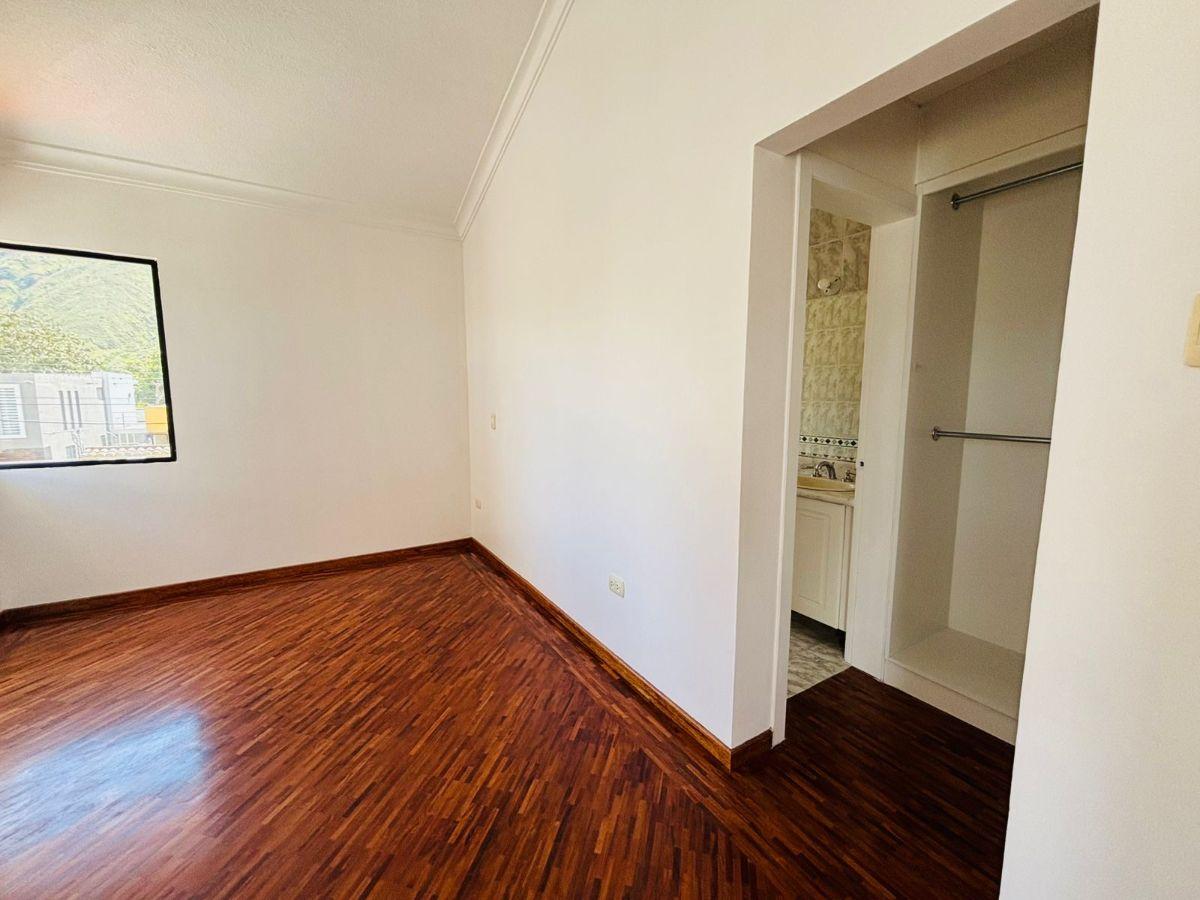 Casa en Venta en La Pampa - Pomasqui. casa en Venta – Jardines de La Pampa, Quito — imagen 7