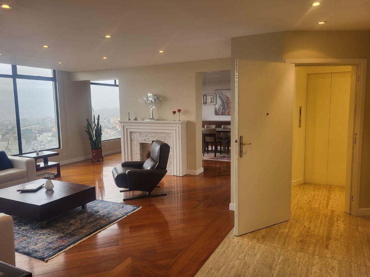 Espectacular Departamento con La Mejor Vista de Quito en Venta — imagen 7