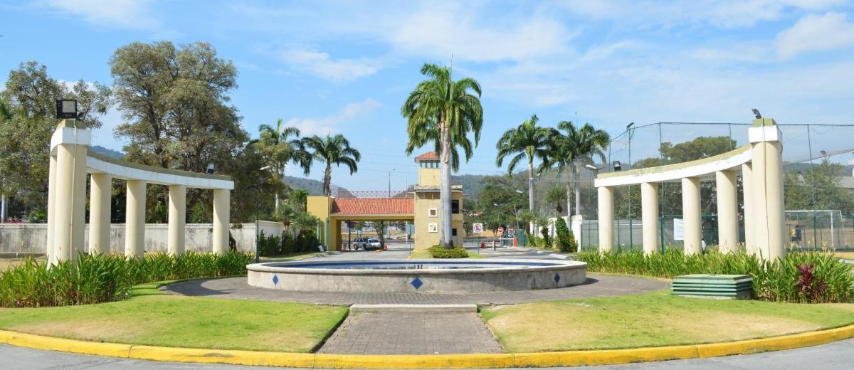 Terreno a La Venta en La Urb. Portofino, Guayas — imagen 8