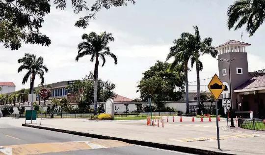 Terreno a La Venta en La Urb. Portofino, Guayas — imagen 2