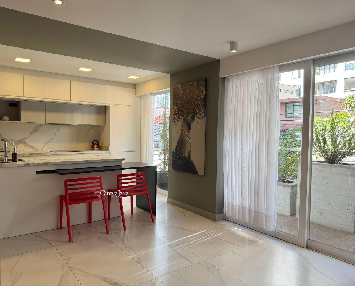 Departamento de Lujo, Como Nuevo, Sector González Suarez, 1 Dorm, Venta — imagen 6