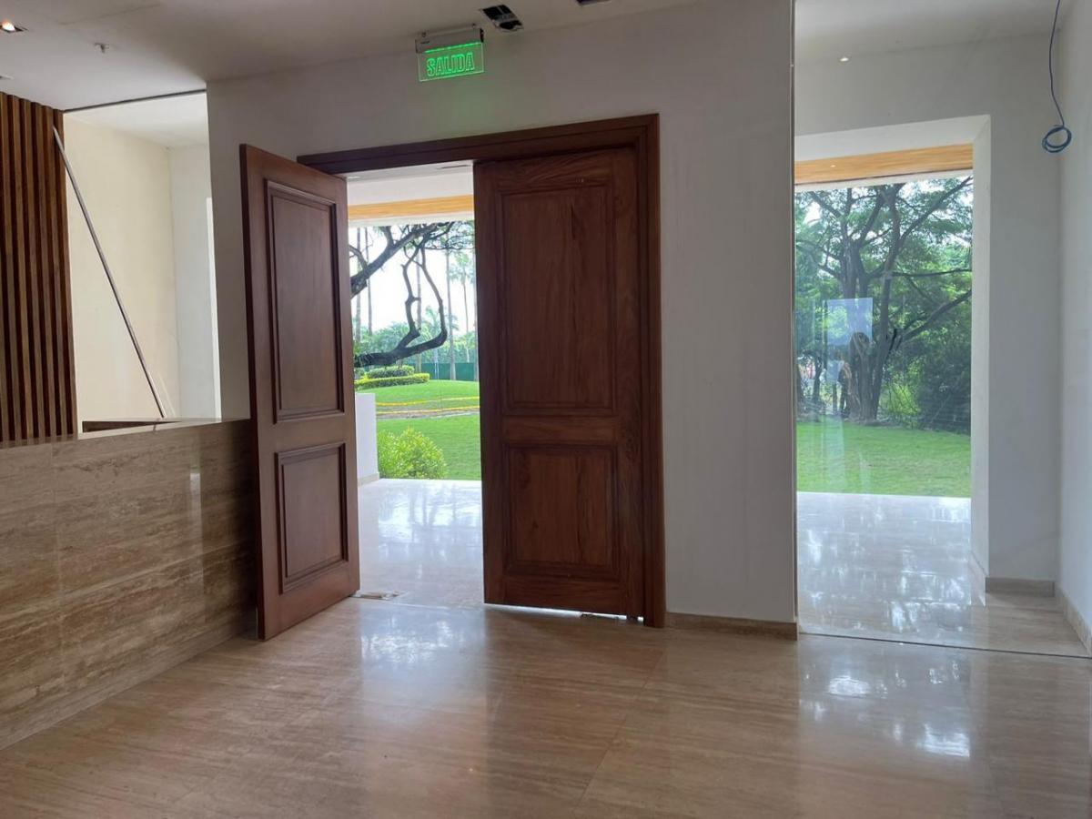 Via Samborondon Sotonovo. Departamento 3 Dorm. 341 m² en Venta Vista Al Rio, Guayas — imagen 3