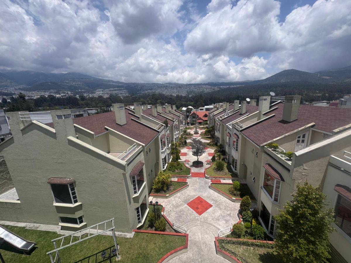 Vendo Departamento Dentro de Conjunto Sector Carcelén — imagen 3