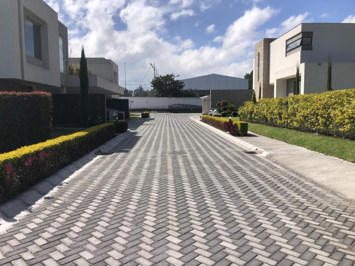 Terreno de Venta en Tumbaco, a Tres Cuadras de La Ruta Viva. Urbanización Cerrada — imagen 8