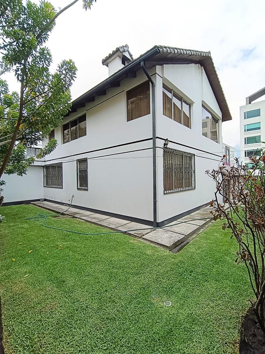 Casa 284 m² 4 Habitaciones con Amplio Terreno en El Batán — imagen 2