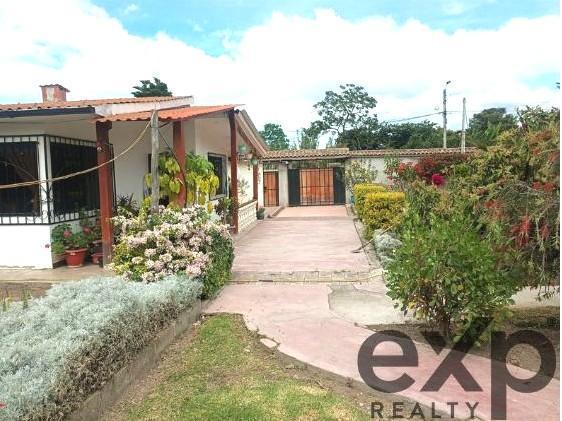Se Vende Casa Independiente en Natabuela de un Solo Andar de 1536 m². Imbabura — imagen 9