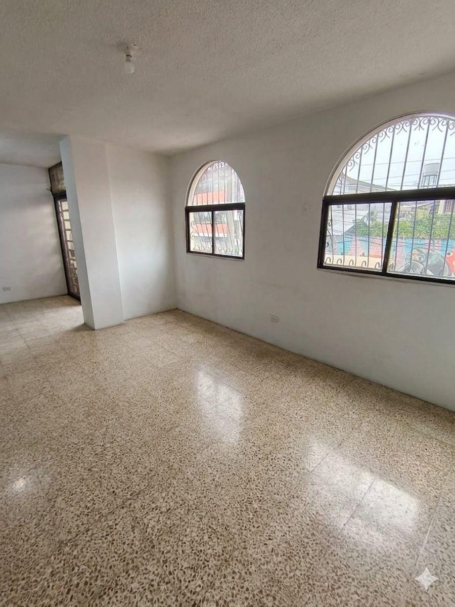 Vendo Departamento en Primer Piso Alto en Urdesa Central, Guayas — imagen 10