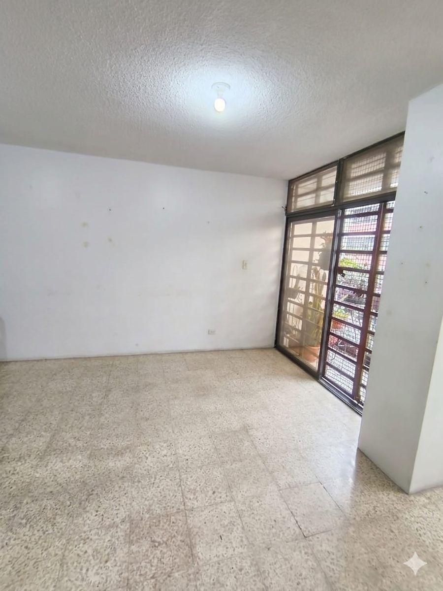 Vendo Departamento en Primer Piso Alto en Urdesa Central, Guayas — imagen 9