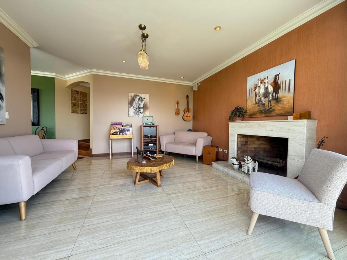 Casa con 740 m² de Terreno, 4 Dorm. en Venta en Vista Grande — imagen 10