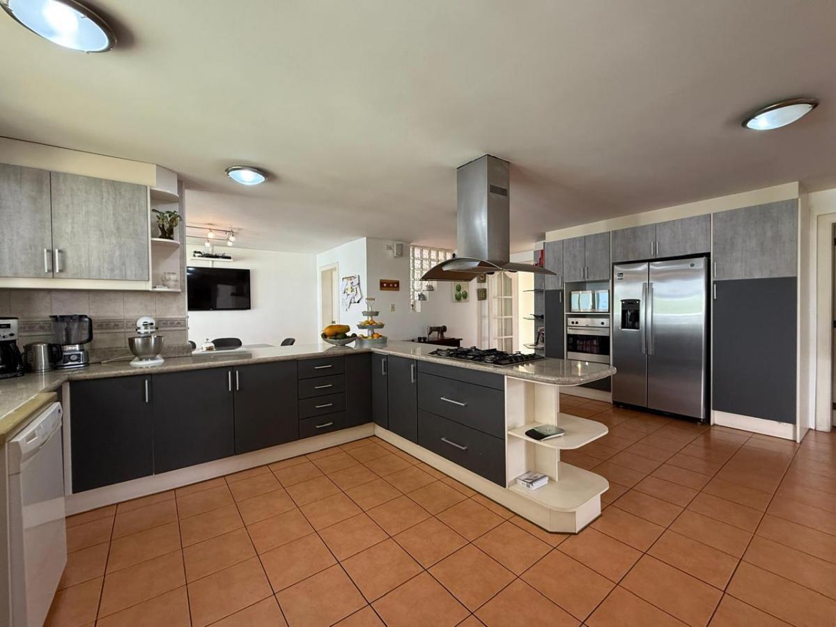 Casa con 740 m² de Terreno, 4 Dorm. en Venta en Vista Grande — imagen 3