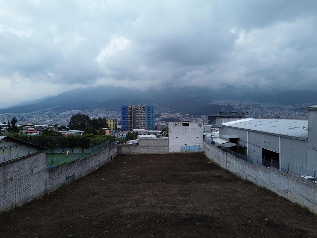 Santa Lucia Alta Terreno de 2.990 m, 5 Pisos, Frente de 33 m — imagen 9