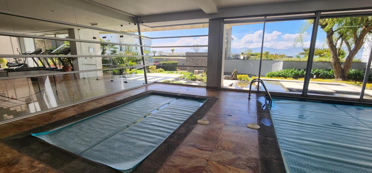 Venta Departamento 3 Dorm. Lomas de Monteserrin Terraza Piscina Estar Estu — imagen 2
