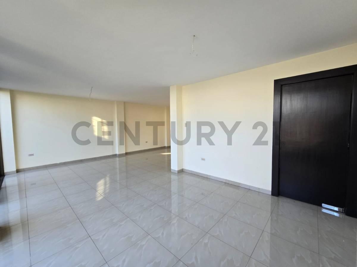Venta Casa con Jacuzzi en Urb. Mallorca Village, La Aurora, Guayas — imagen 9