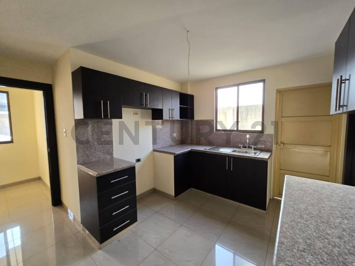 Venta Casa con Jacuzzi en Urb. Mallorca Village, La Aurora, Guayas — imagen 8