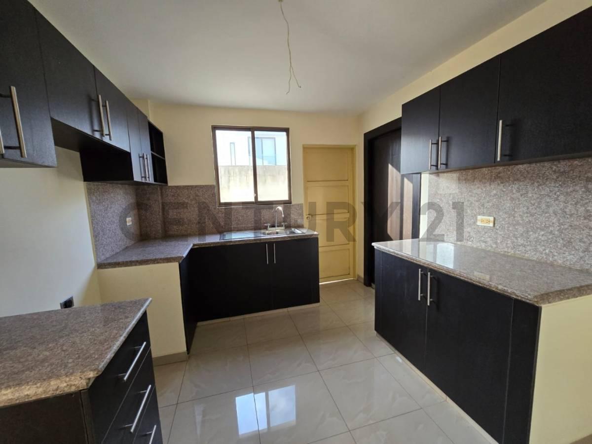Venta Casa con Jacuzzi en Urb. Mallorca Village, La Aurora, Guayas — imagen 6