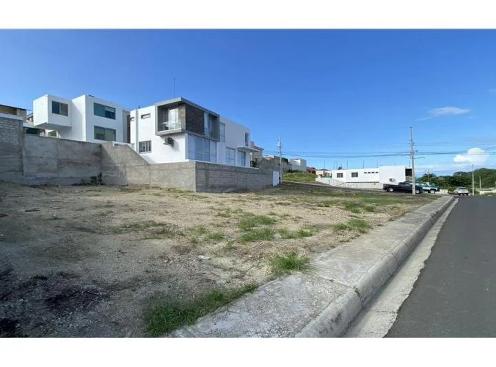 Terreno en Urbanización de Venta en Manta Zona Sur, Manabí — imagen 1