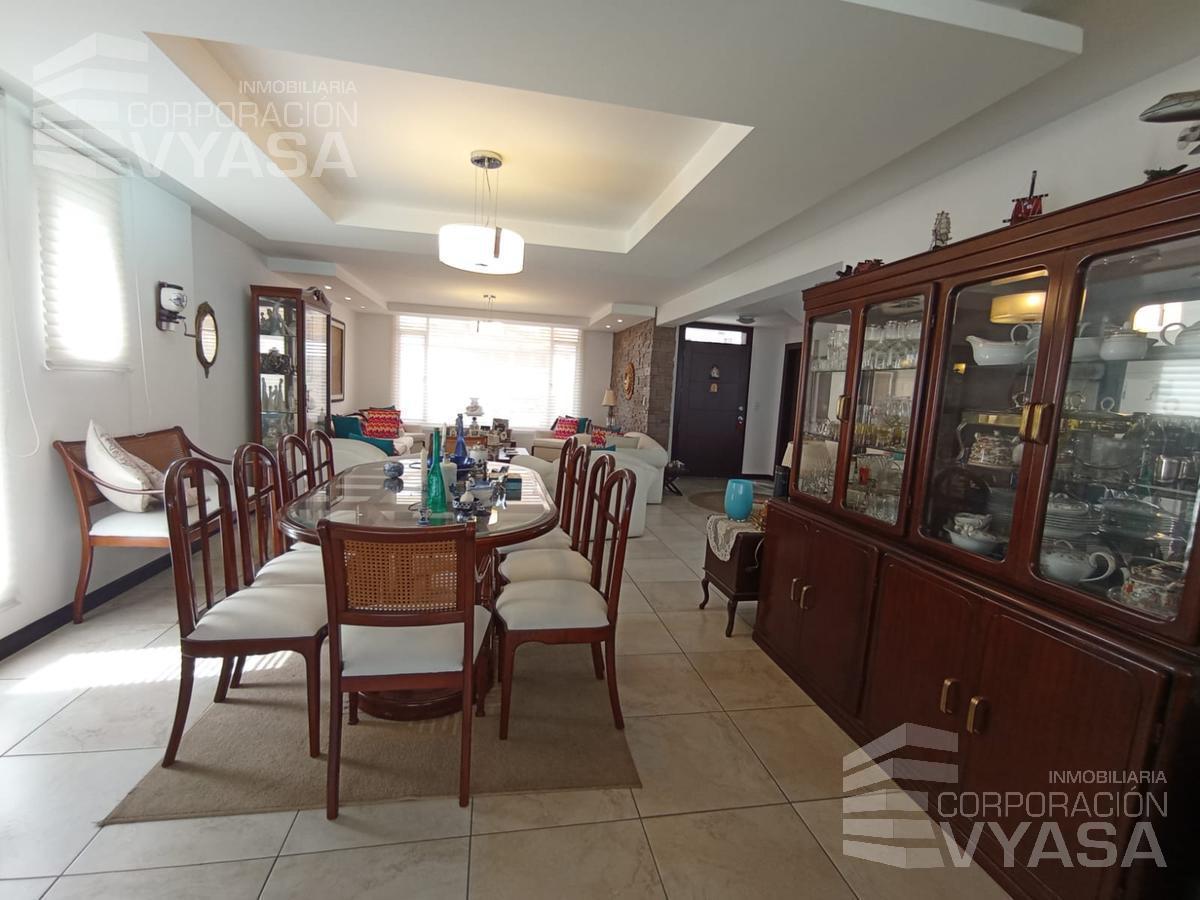 Cumbayá - Hermosa Casa en Venta de 225 m² de 3 Dorm. — imagen 10