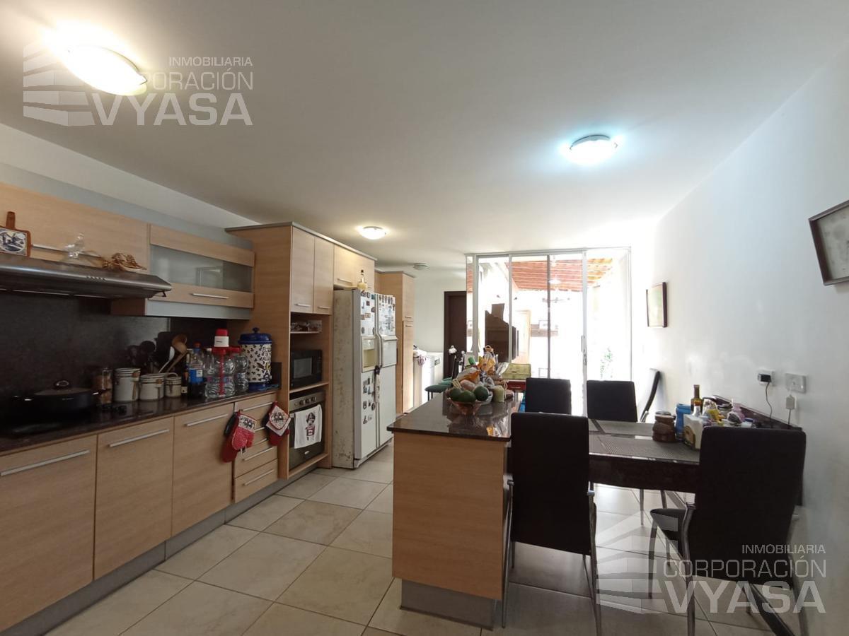 Cumbayá - Hermosa Casa en Venta de 225 m² de 3 Dorm. — imagen 8