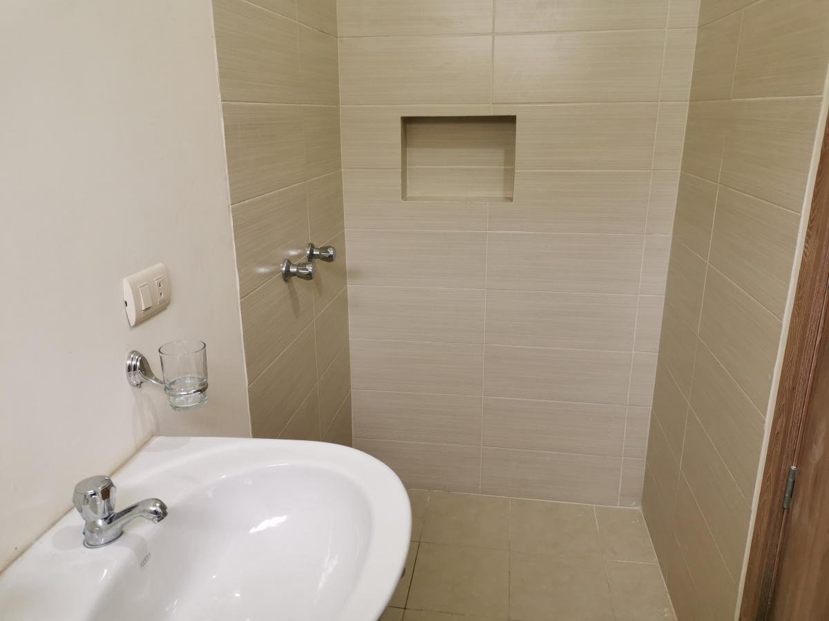 Casa de Venta en La Urbanización Las Delicias, 3 Dorm., Guayas — imagen 2