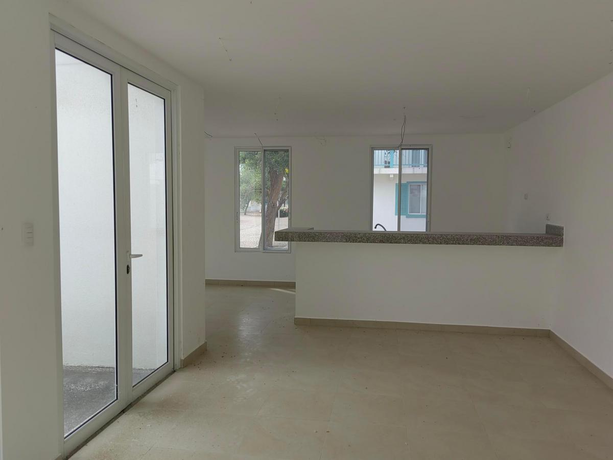 Casa de Venta en La Urbanización Bahía Muyuyo, Villamil Playas, 2 Plantas. Guayas — imagen 8