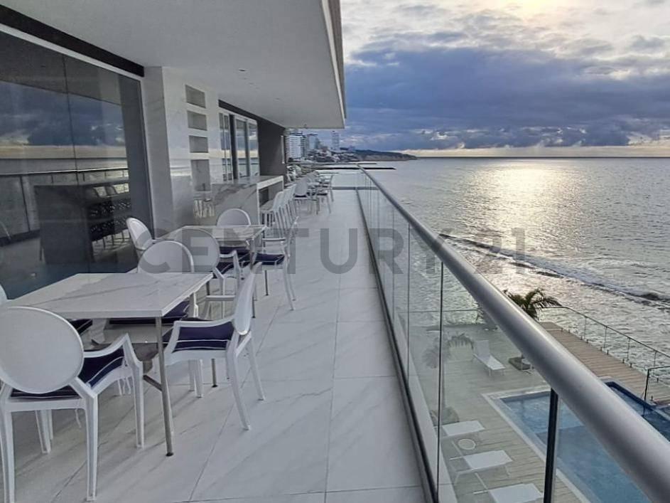Departamento de Lujo en Primera Línea de Mar en Manta, Manabí — imagen 10
