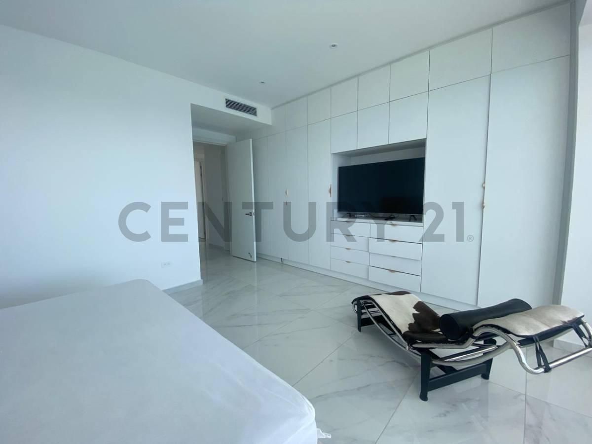 Departamento de Lujo en Primera Línea de Mar en Manta, Manabí — imagen 2