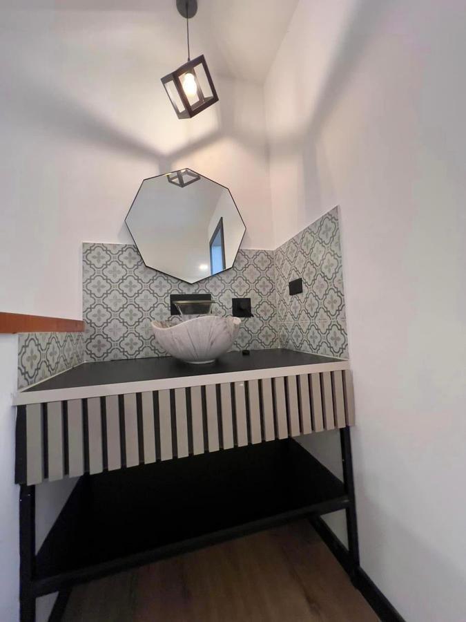 Hermosa Casa en Venta, Sector Av del Migrante, Azuay — imagen 6
