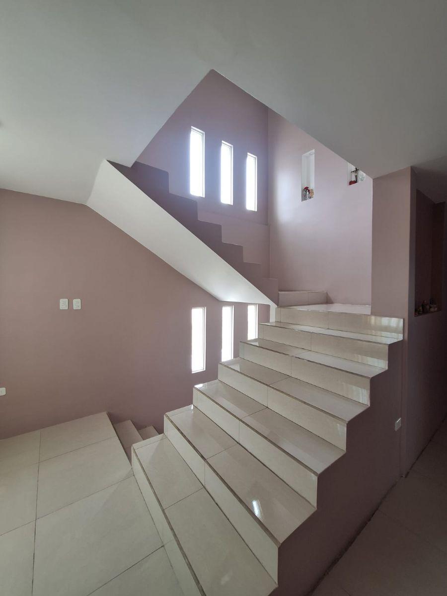 Casa de 3pisos Unifamiliar con Local de Venta en Machachi — imagen 5