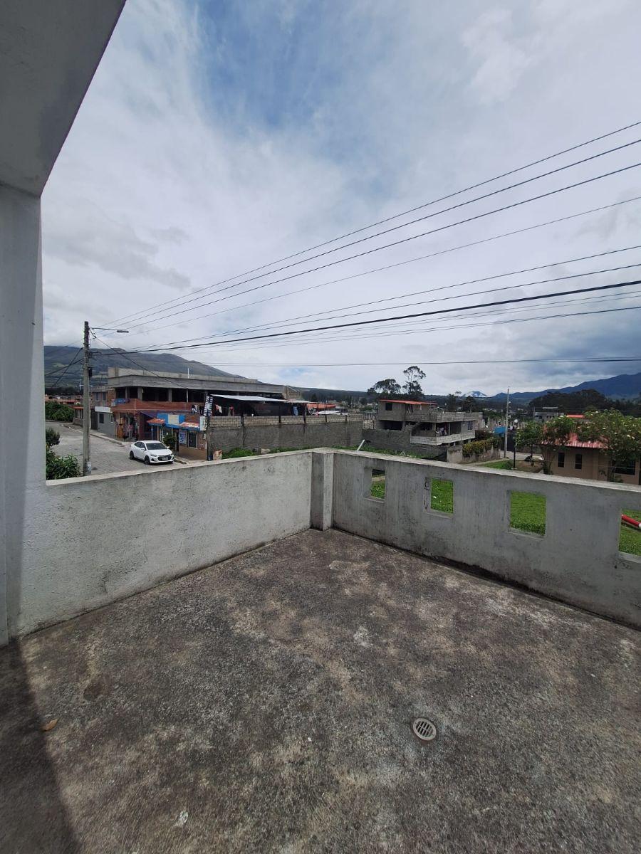 Casa de 3pisos Unifamiliar con Local de Venta en Machachi — imagen 3