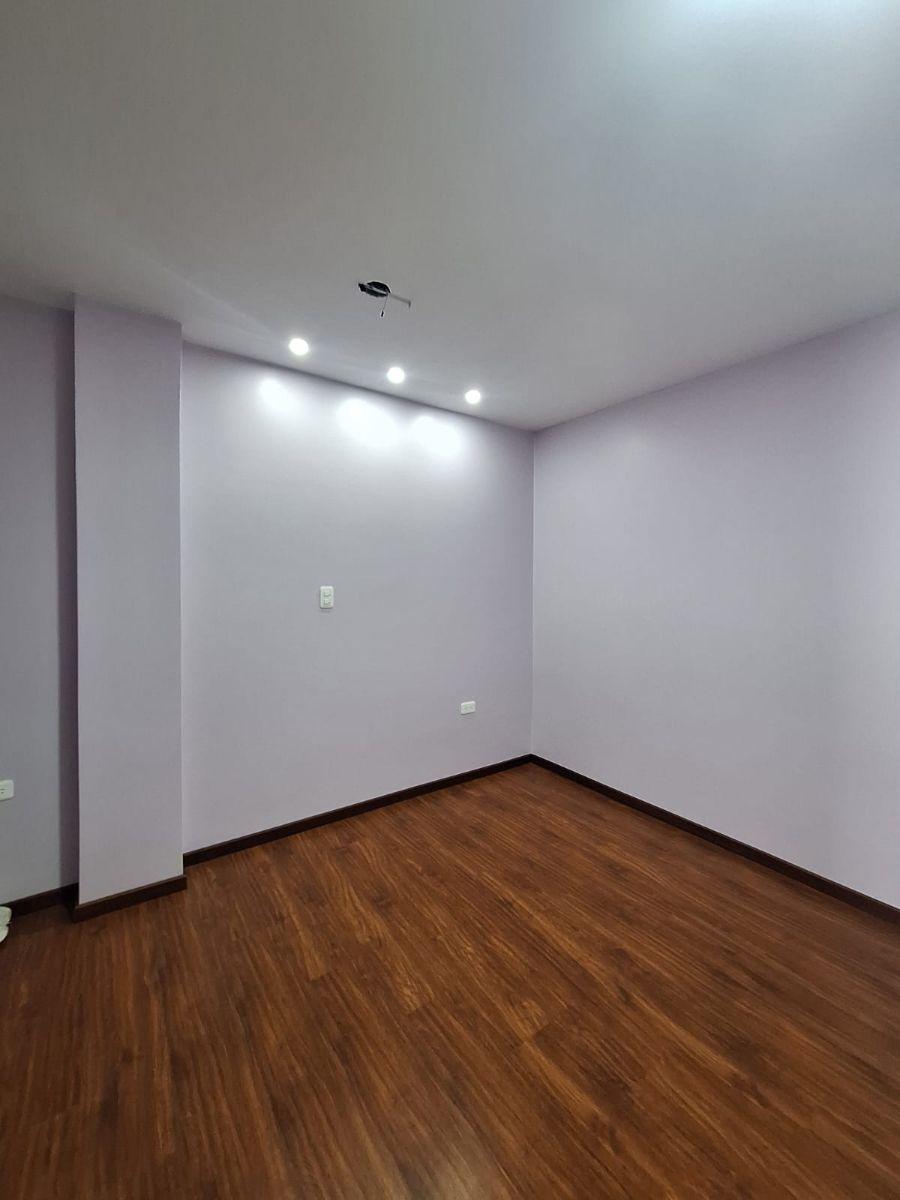 Casa de 3pisos Unifamiliar con Local de Venta en Machachi — imagen 2