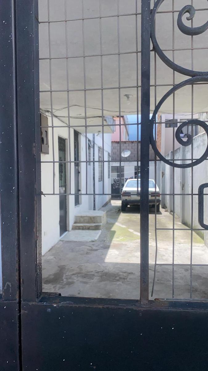 Casa Rentera Independiente en Venta Sector Kennedy 2 Departamentos, 1 Suite — imagen 10