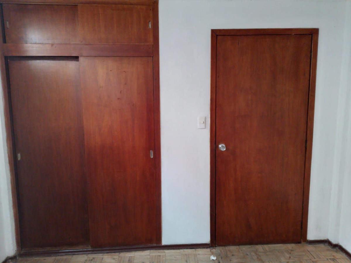 Casa Rentera Independiente en Venta Sector Kennedy 2 Departamentos, 1 Suite — imagen 4