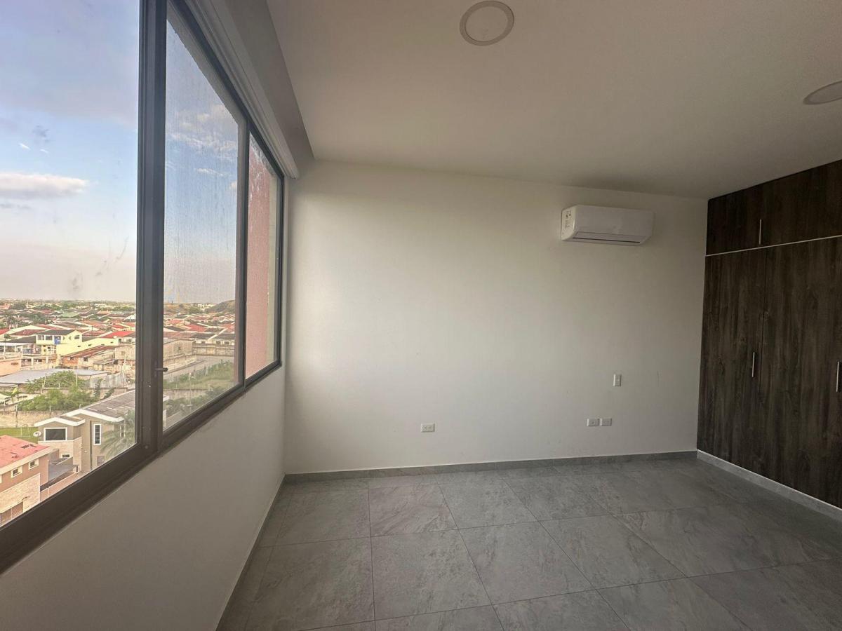 Alquiler/venta Departamento de 3 Habitaciones Urb San Sebastian Samborondon (Jp), Guayas — imagen 2