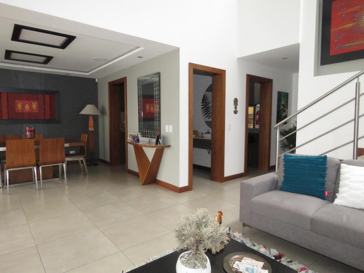 Casa de Venta en San Juan de Cumbaya - Quito — imagen 8