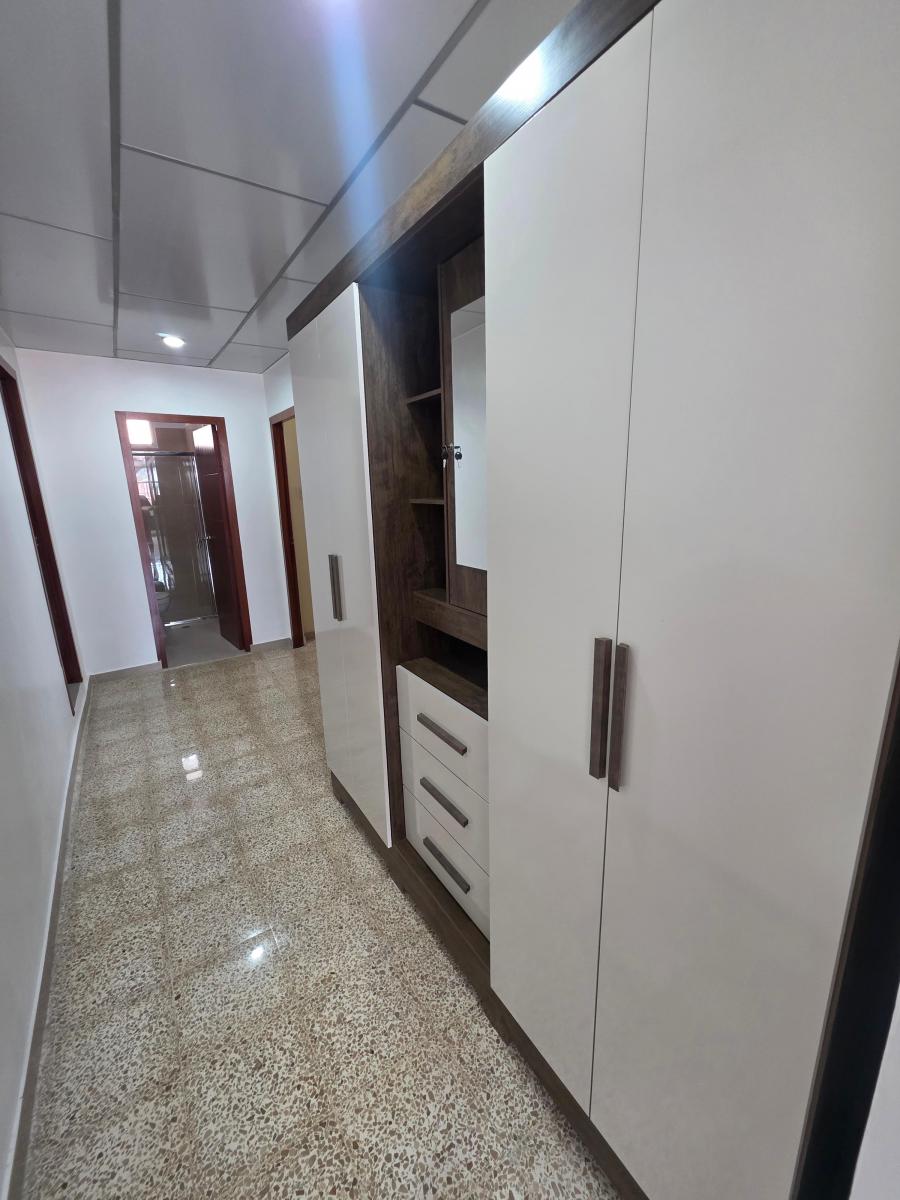 Vendo Departamento Remodelado en Los Ceibos, Parqueo, Guayas — imagen 6