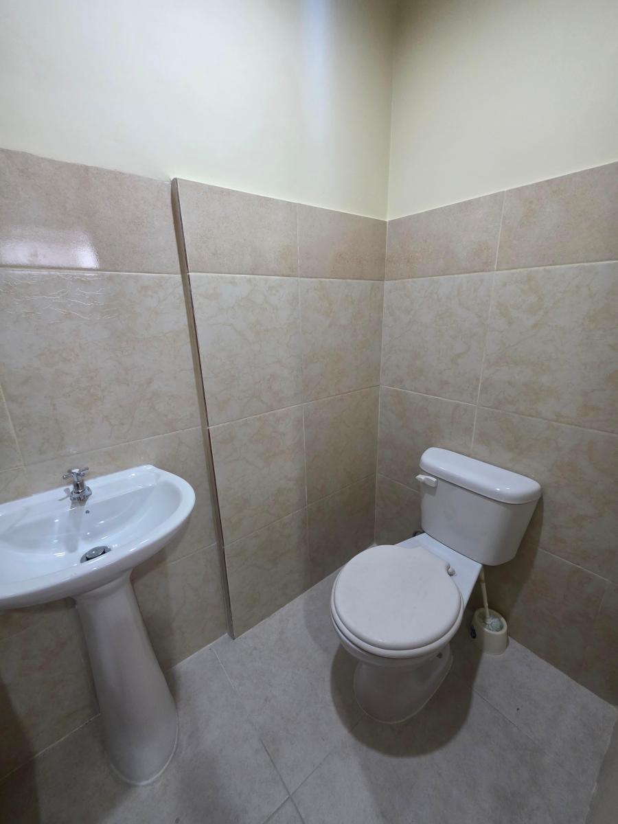 Vendo Departamento Remodelado en Los Ceibos, Parqueo, Guayas — imagen 2