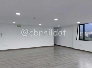 H/ La Carolina, Oficina Esquinera, Piso Alto con Vista 83 m², 2 Parqueaderos 145.900usd — imagen 4