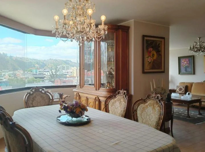Vendo Departamento de 3 Dorm. Sector González Suarez — imagen 1