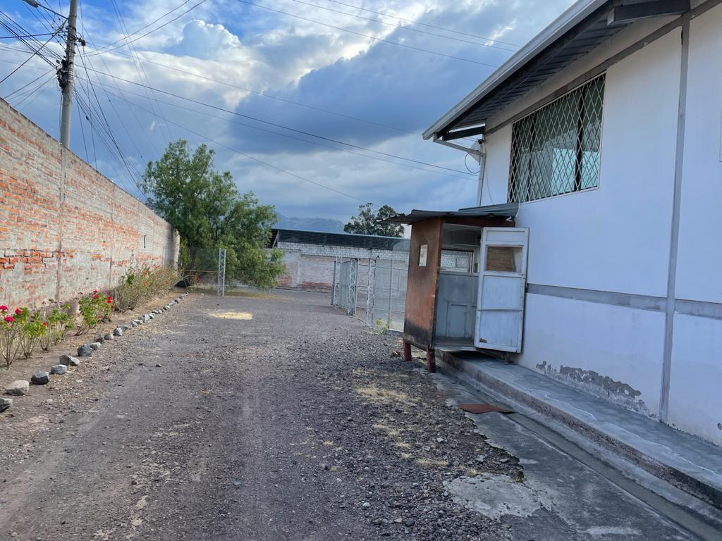 Mv - en Renta o Venta Terreno con Galpones, 5126 m² y 1366,94 m² de Construccion, Puembo — imagen 10