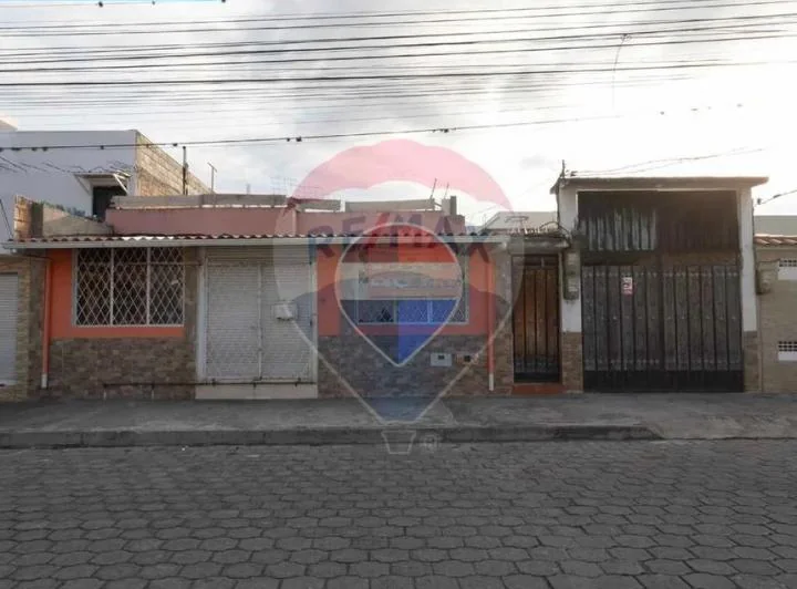 Casa con Local Comercial en Venta, Imbabura — imagen 1