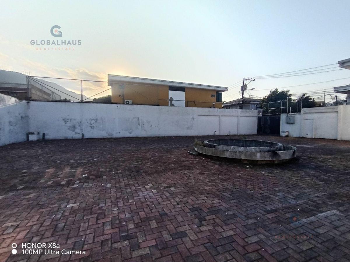 Venta de Terreno - Locales Comerciales y Suites en Ceibos Santa Cecilia (Esquinero). m. N, Guayas — imagen 2
